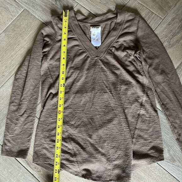 Led Luxe Essentials Maternity Light Brown  Sweater Small - Picture 3 of 5